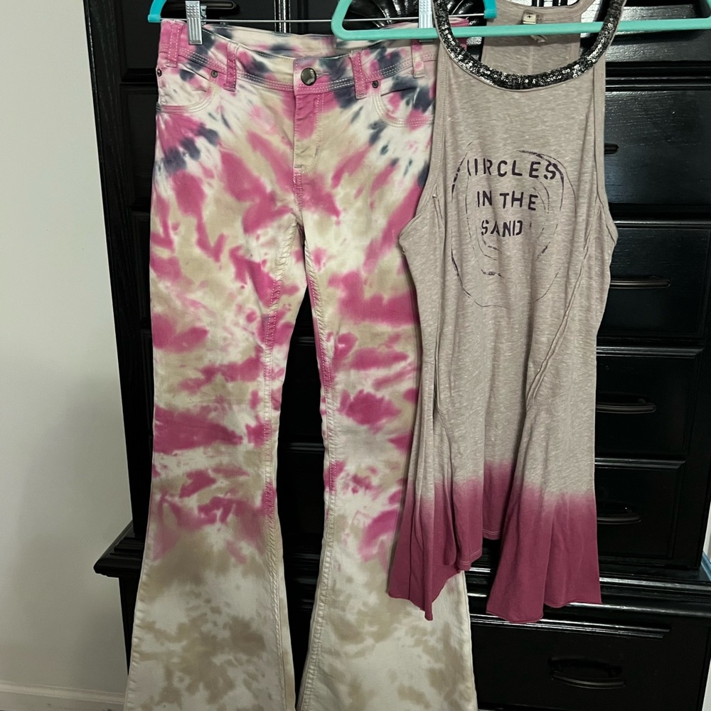 Wanting to sell as a bundle together . Free people trinkets twinkle tank .
